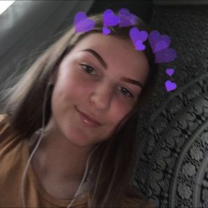 Meet your Posher, Caitlyn